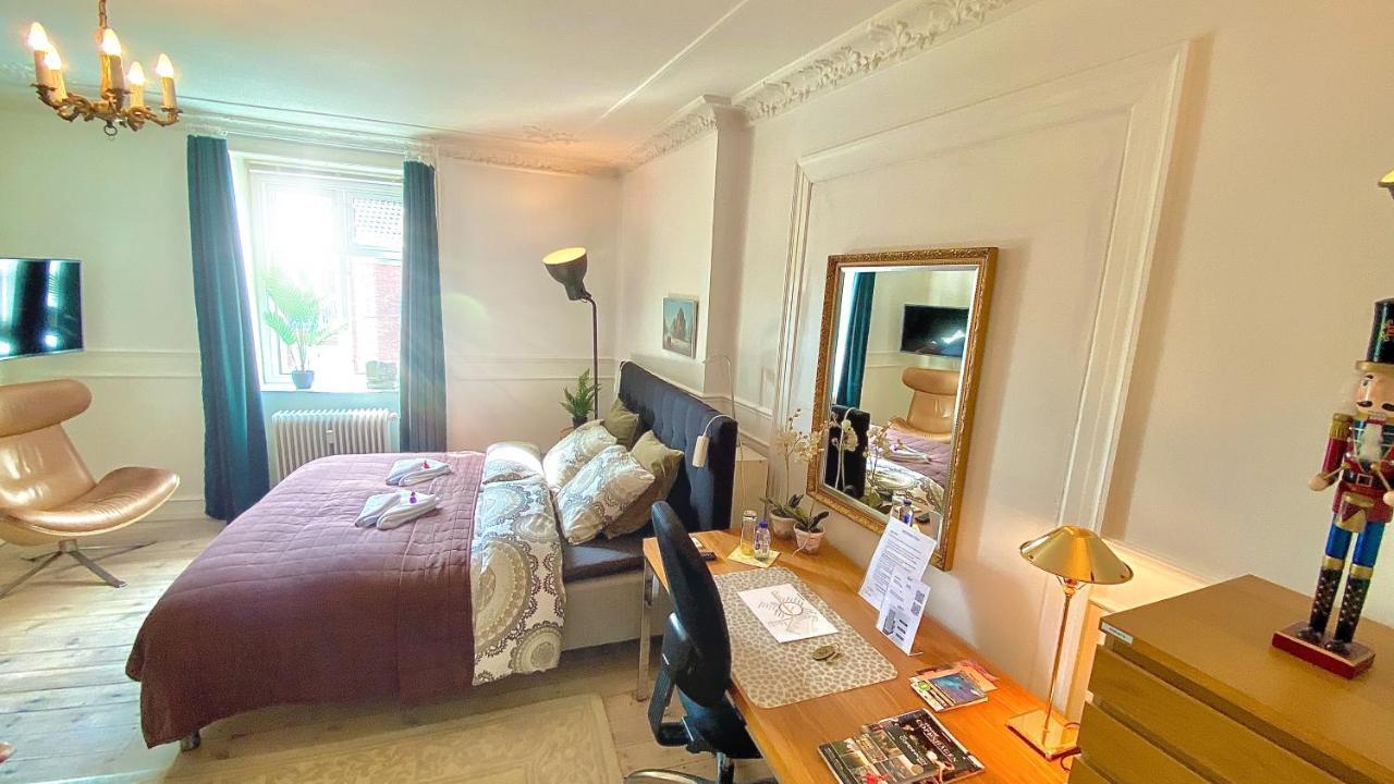 Four Individual Beautiful Spacious Rooms In Stylish Apartment 哥本哈根 外观 照片