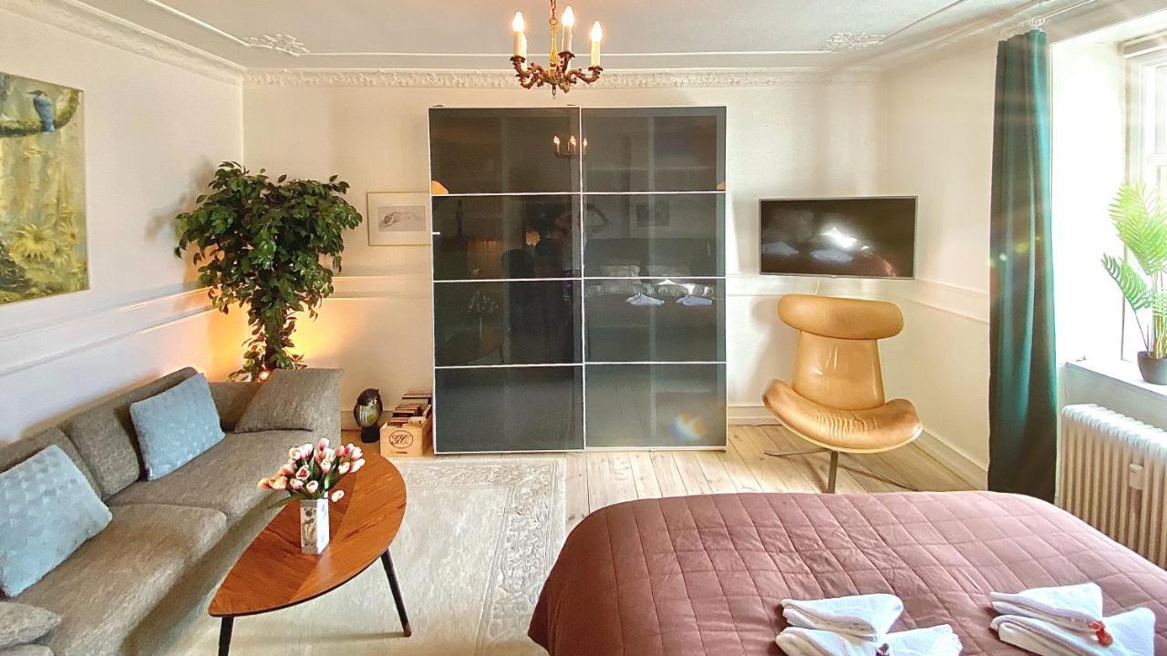 Four Individual Beautiful Spacious Rooms In Stylish Apartment 哥本哈根 外观 照片