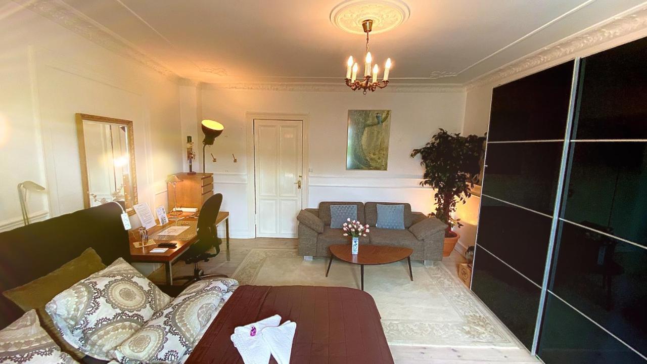 Four Individual Beautiful Spacious Rooms In Stylish Apartment 哥本哈根 外观 照片